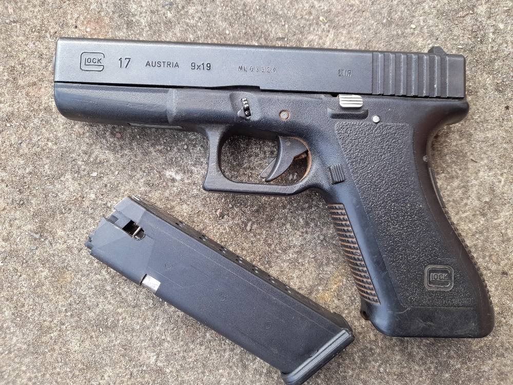 Glock 17 (Generation 2) S/N 03324 - Saracen Exports